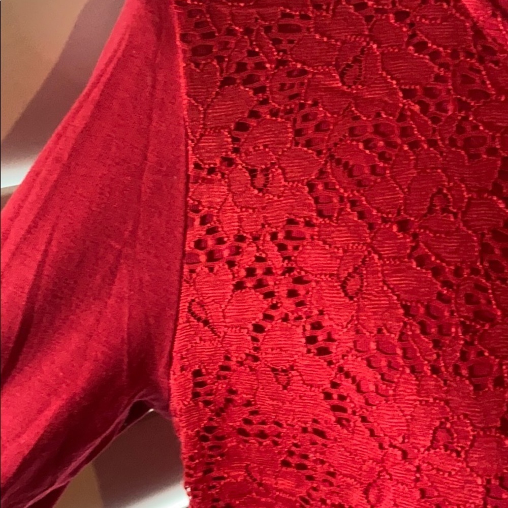 Red Top - Picture 9 of 9